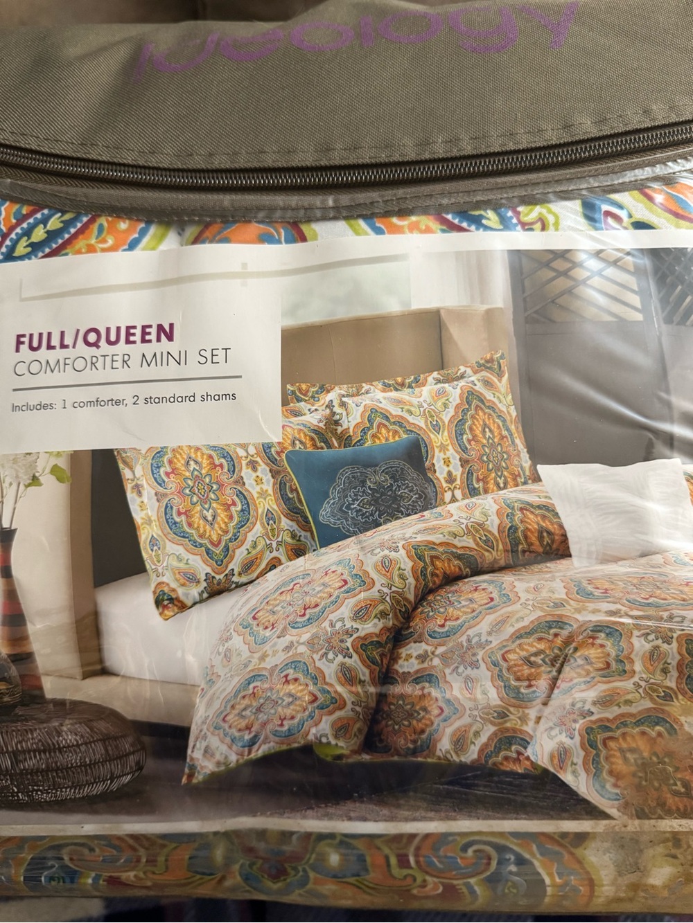 Ideology BOHO Paisley Comforter Mini Set 
Full/Queen Includes 2 Shams